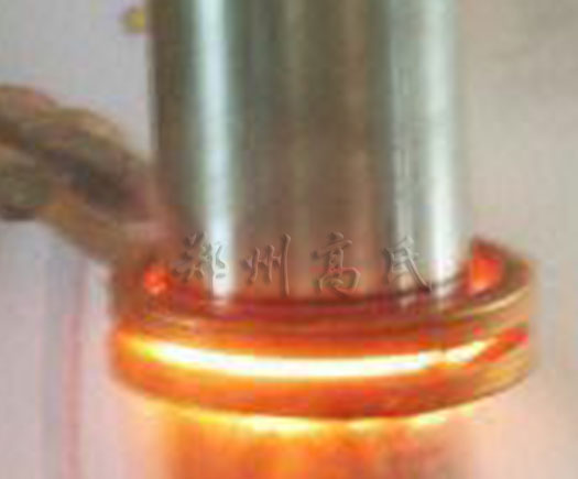 高頻感應(yīng)加熱機(jī)對(duì)軸進(jìn)行淬火熱處理 高頻感應(yīng)加熱機(jī)對(duì)軸進(jìn)行淬火熱處理