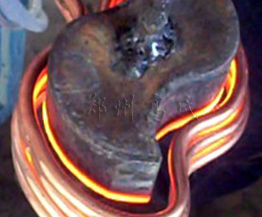 超音頻感應(yīng)加熱設(shè)備是對(duì)凸輪軸進(jìn)行淬火的專(zhuān)業(yè)設(shè)備