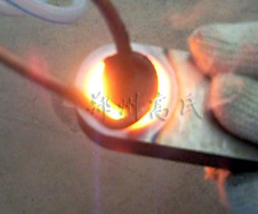 內(nèi)孔淬火設(shè)備/高頻感應(yīng)加熱設(shè)備暢銷中