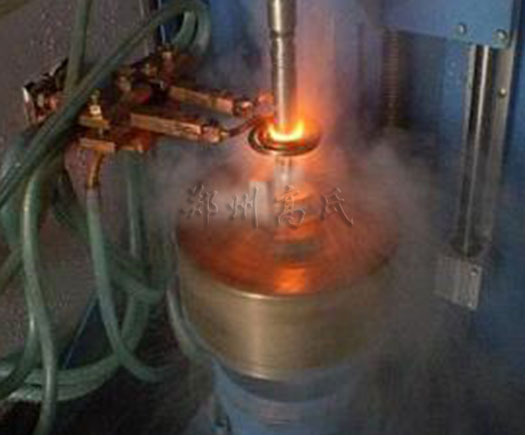 采用高頻感應(yīng)淬火爐對挺桿進(jìn)行淬火熱處理 采用高頻感應(yīng)淬火爐對挺桿進(jìn)行淬火熱處理