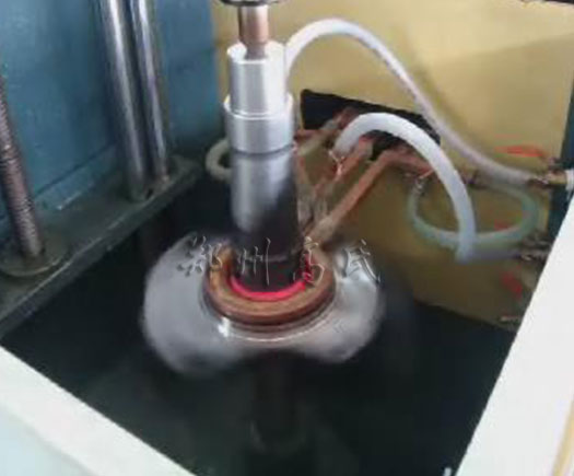 中頻淬火爐對轉向節(jié)進行淬火熱處理