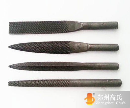 感應(yīng)淬火設(shè)備對(duì)銼刀進(jìn)行淬火