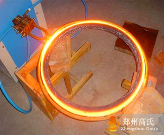 中頻淬火機(jī)對飛輪齒圈進(jìn)行淬火